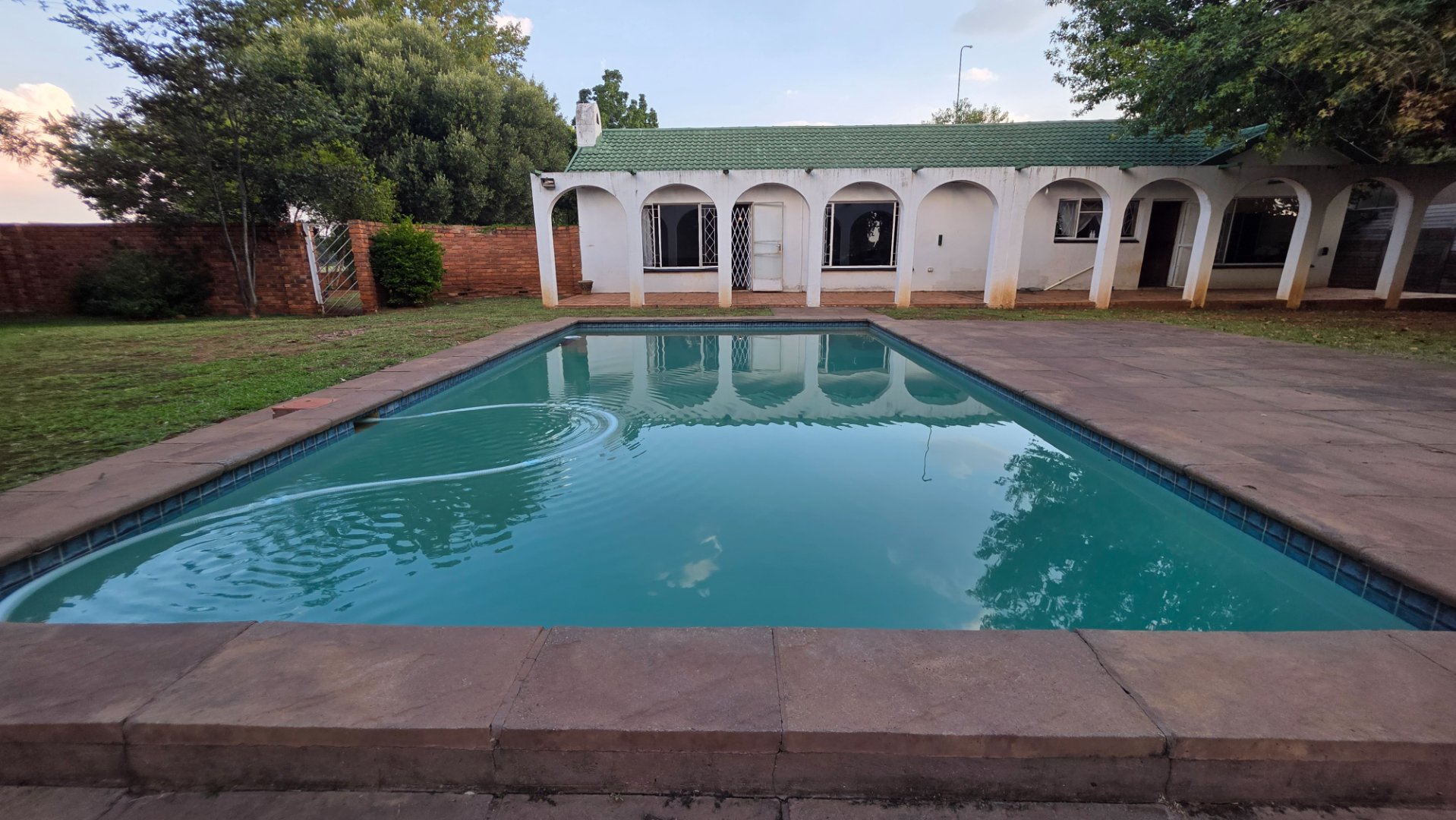 A  FAMILY DWELLING WITH LOTS OF POTENTIAL