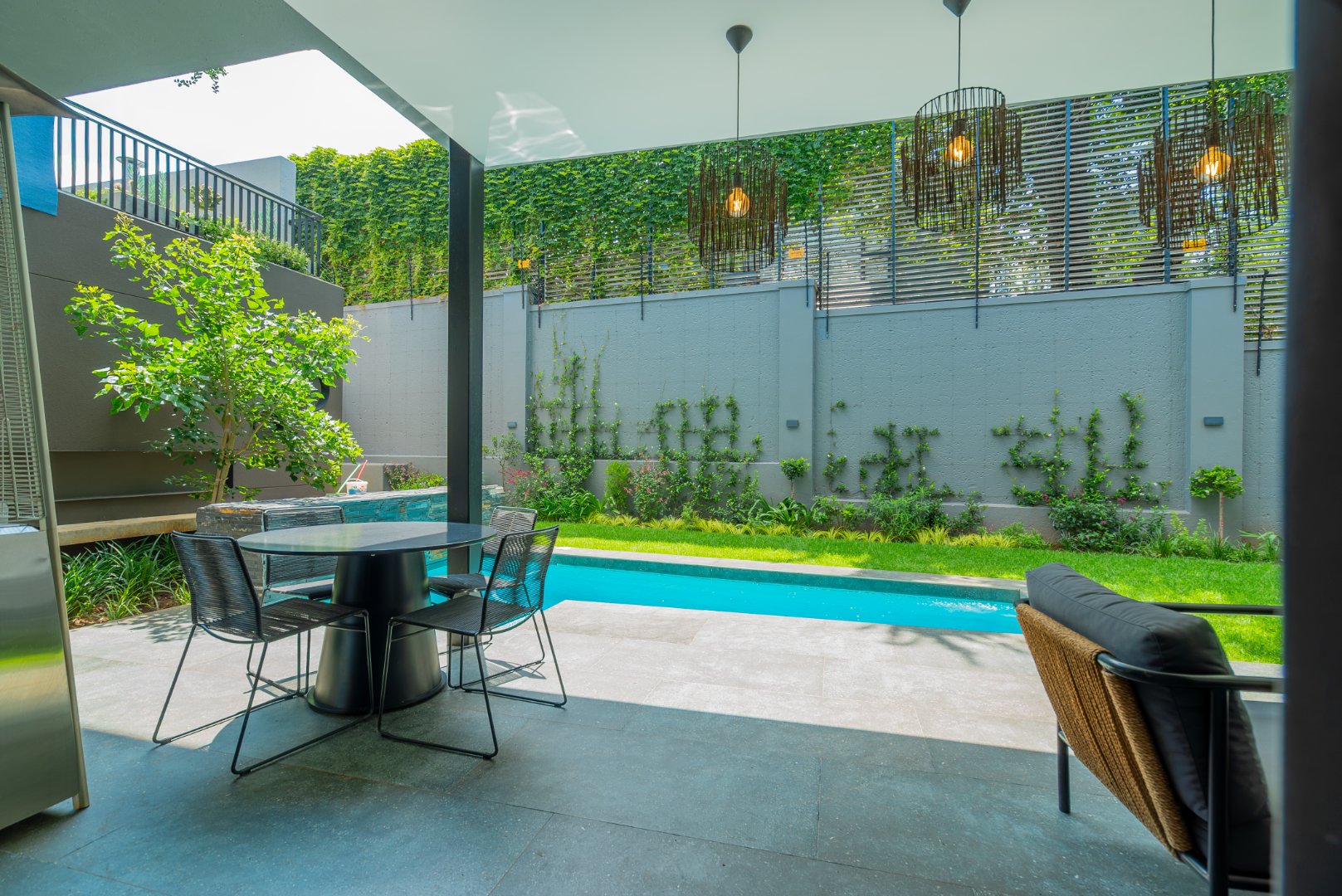 Luxury Cluster Living in an Elite Boomed Enclosure