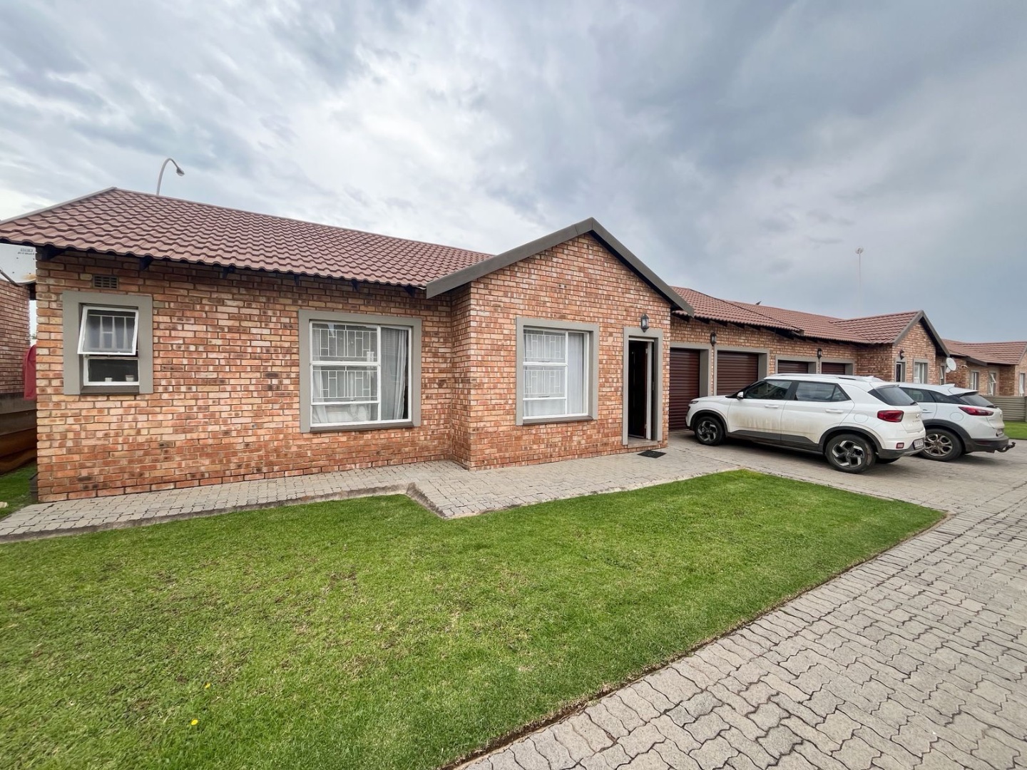 2 bedroom townhouse for rent