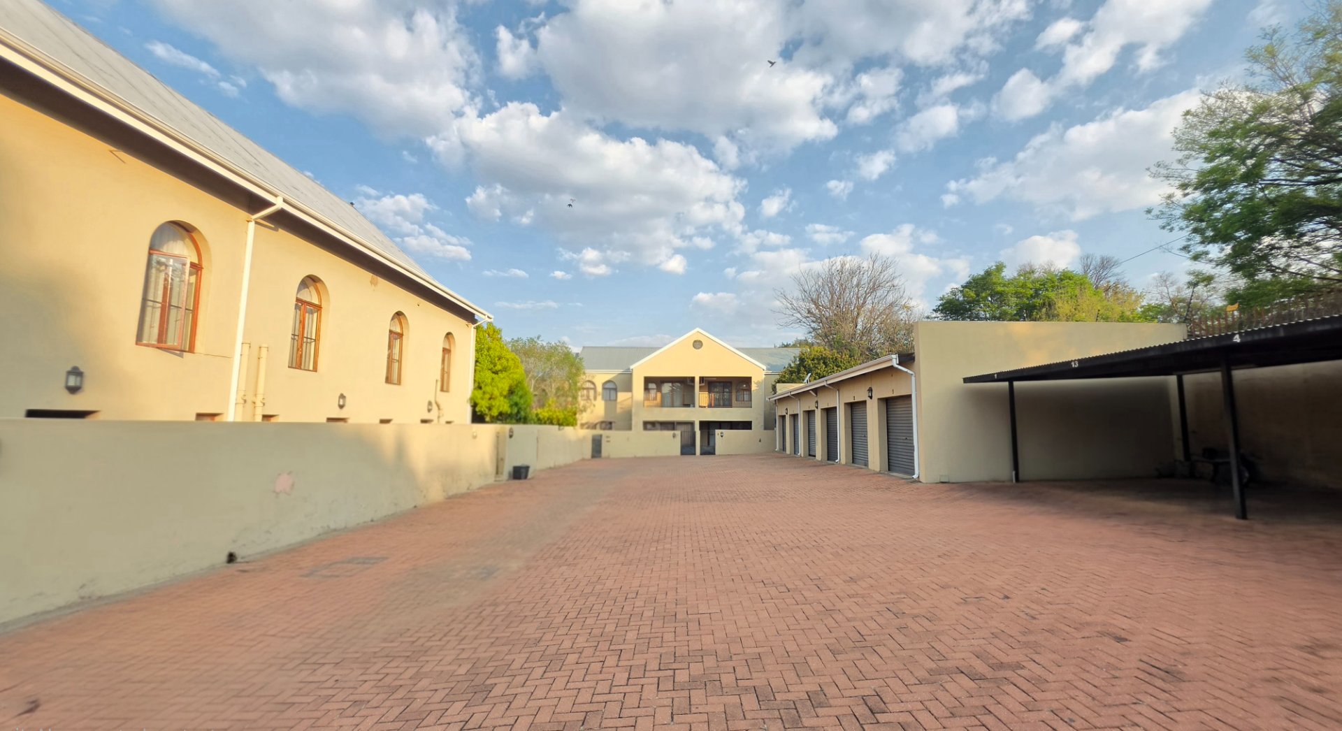 Central Heidelberg Flat with Private Courtyard and Braai