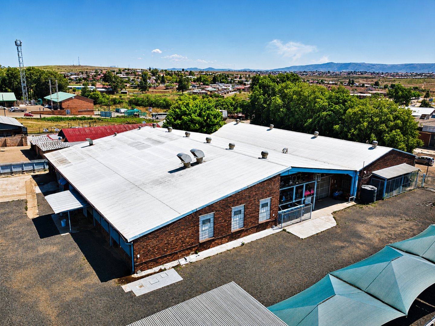 1,610 m² Standalone Industrial Property To Let  | 36 Breytenbach Street, Lydenburg photo 3