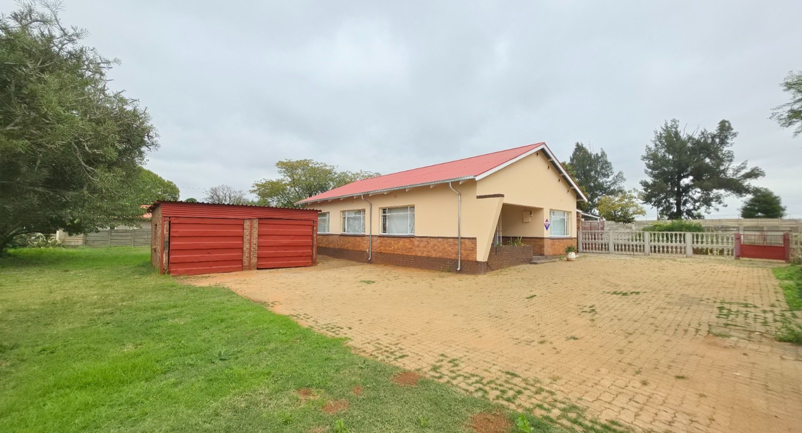 Charming Rensburg Home with Flatlet and Garden