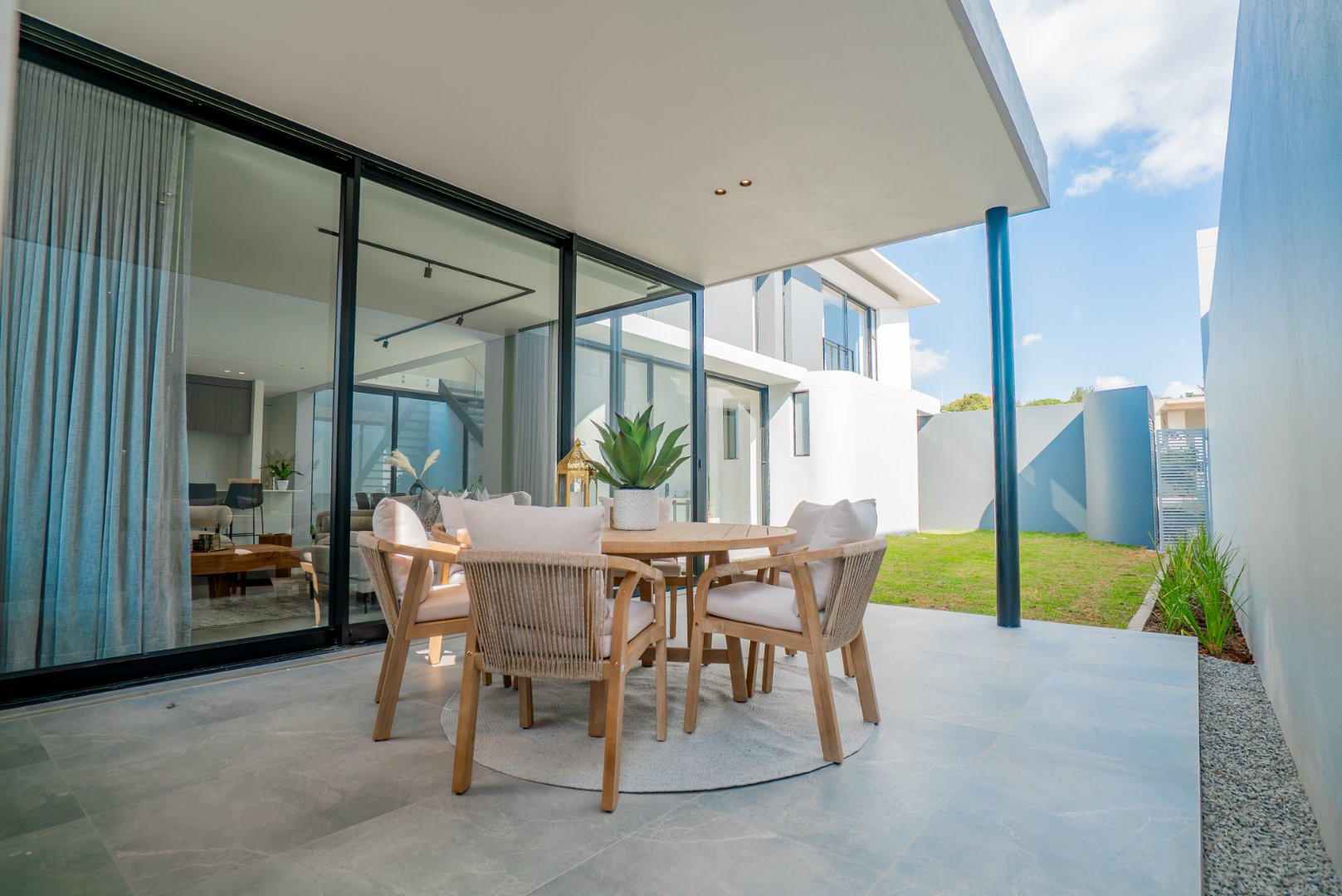 Fully Furnished Brand-new 3-Bed Luxury Rental