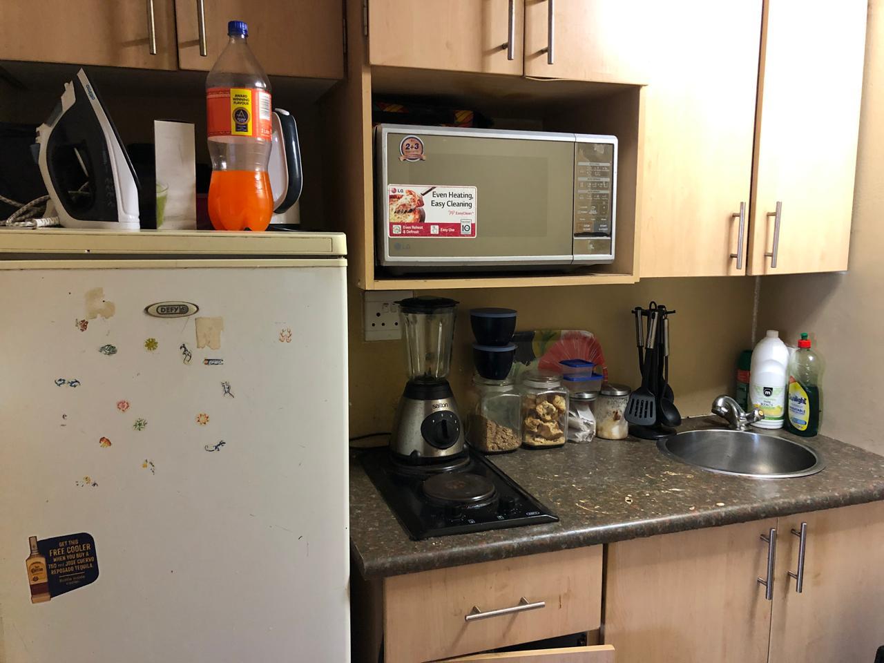 Neat & Secure 1-Bedroom Unit in Well-Maintained Complex photo 2