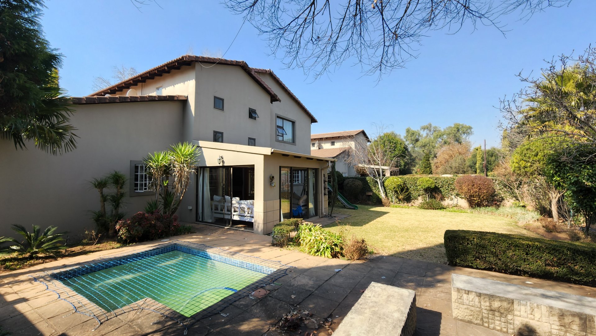 Modern 4-Bedroom Family Home in a Quiet Neighborhood