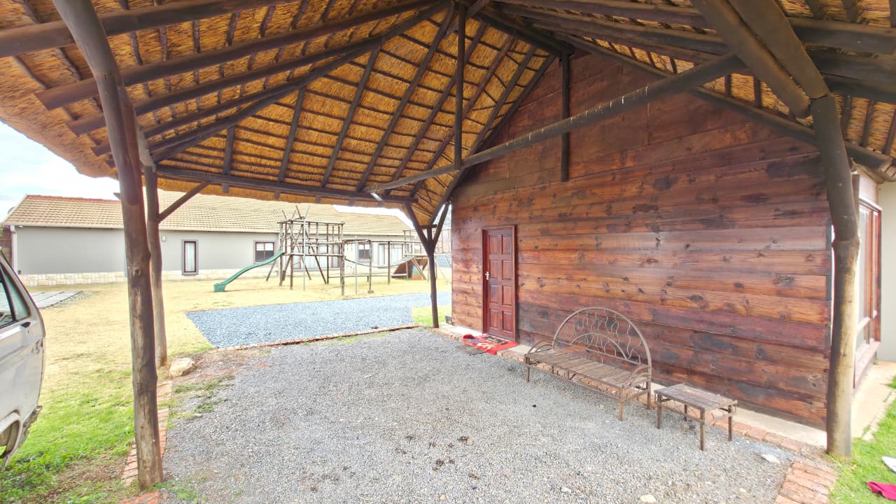 Photo 36