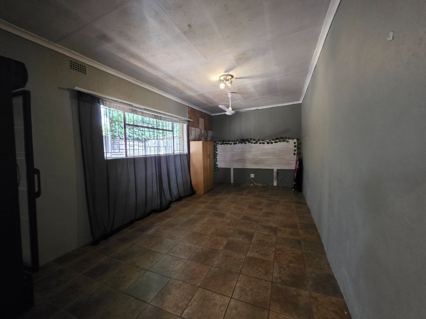 ROOM FOR TEENPAD OR LOUNGE
