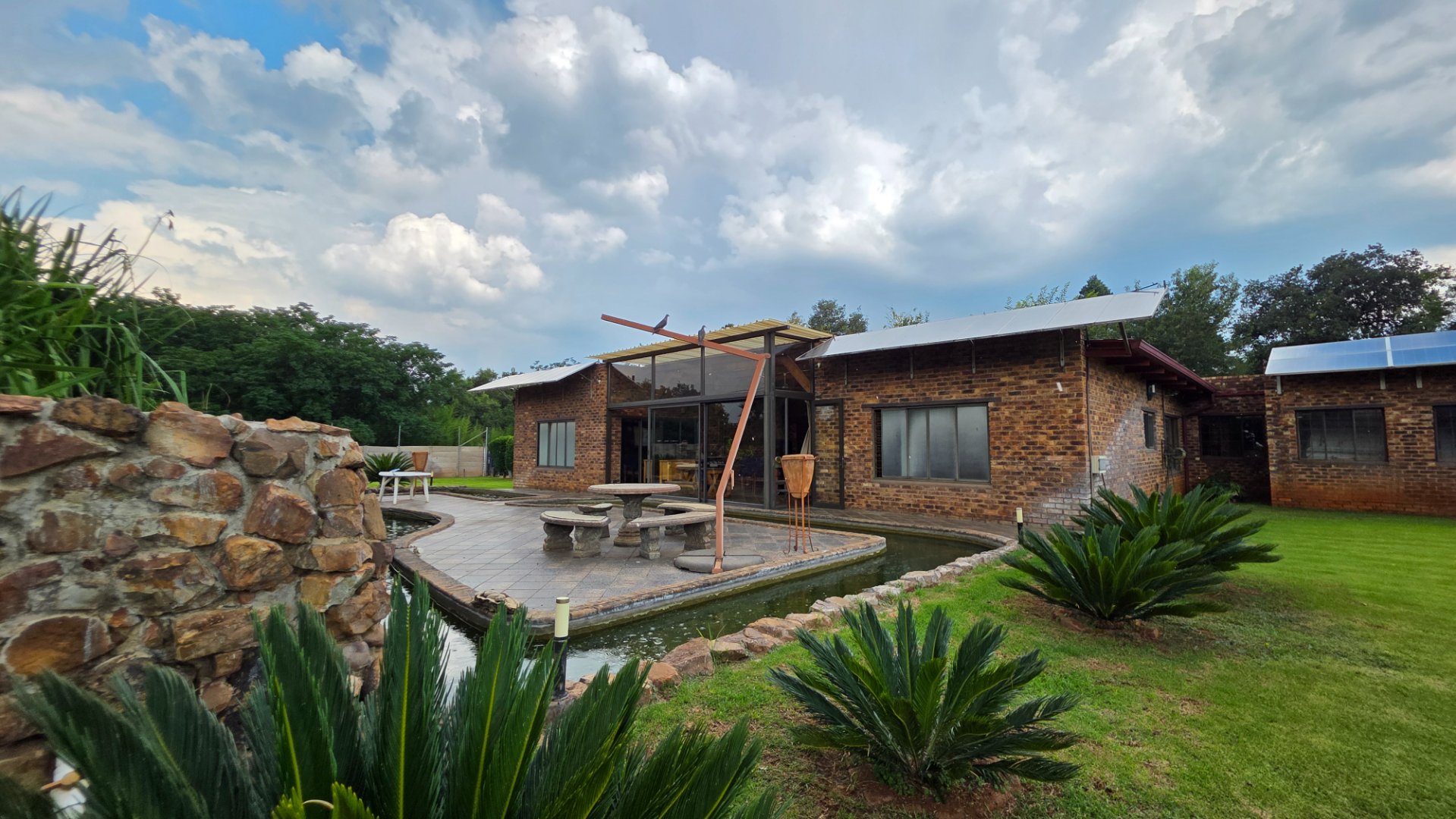 Spacious Family Home with Flatlet, Workshop & Off-Grid Features.