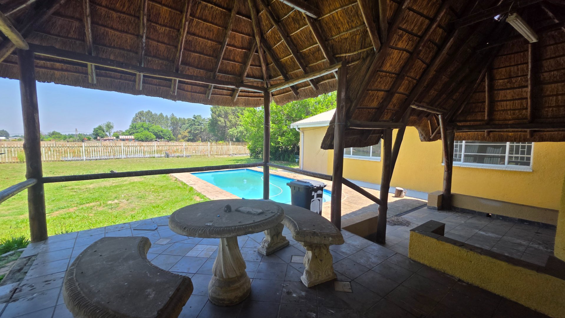ENTERTAINMENT AREA WITH BRAAI