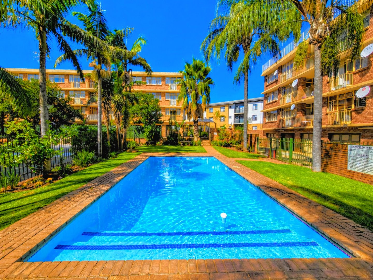 Modern, Spacious 3 Bedroom Apartment!