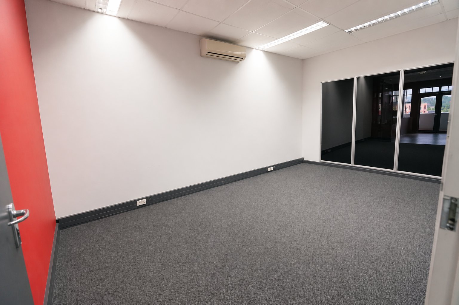 265 m² First Floor Office Suite To Let at Promenade Shopping Centre | Suite 35 | Established Mbombela CBD Workspace photo 11