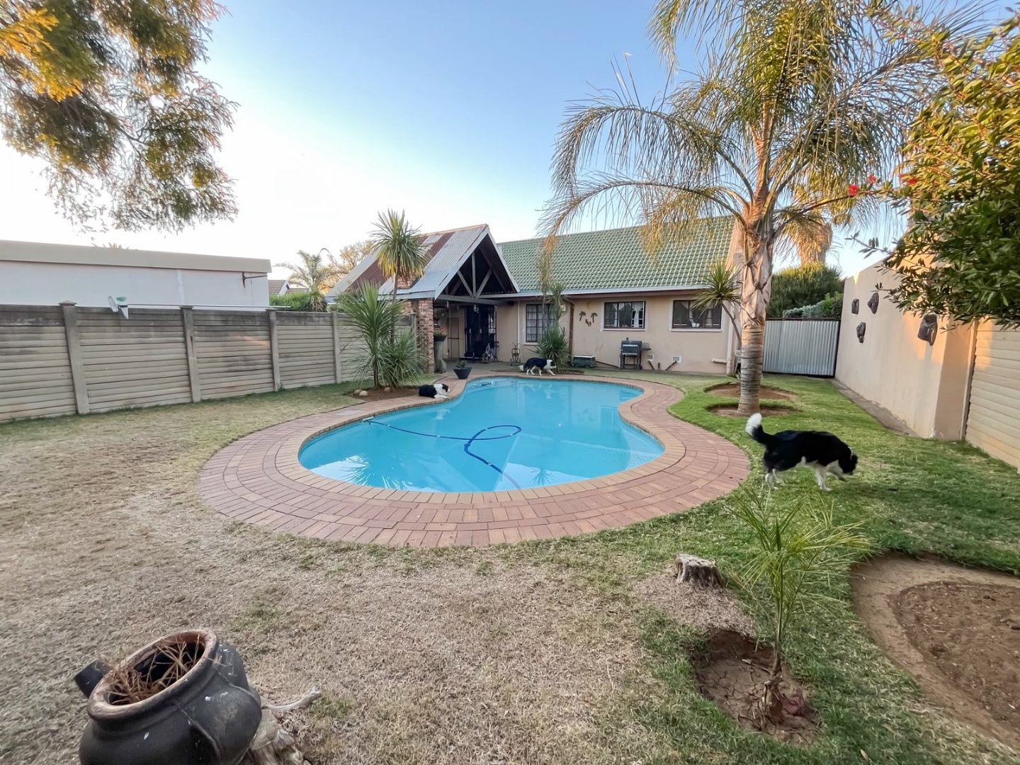Spacious & Neat Family Home with Solar Power & Pool
