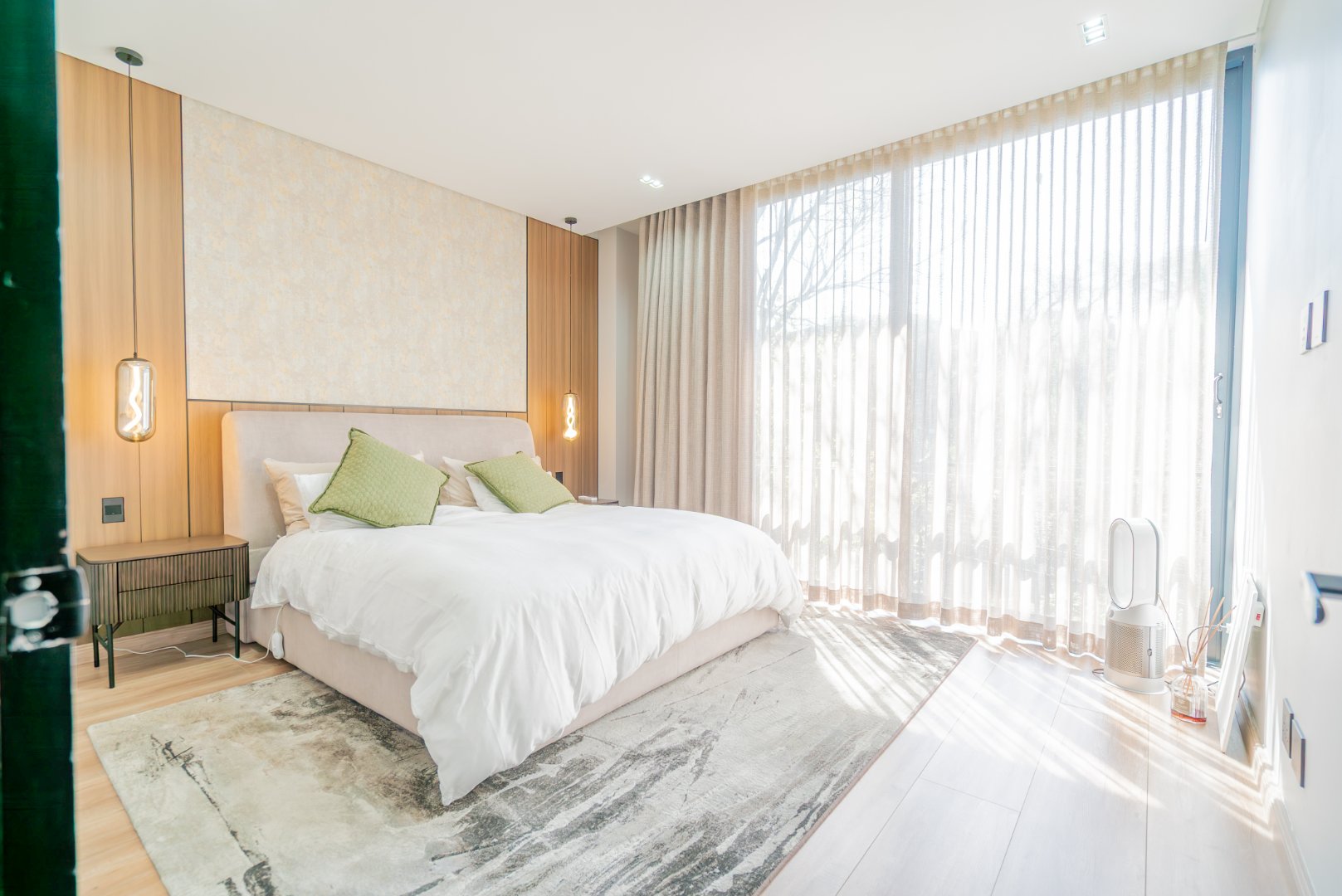 Fully Finished 4 Bed in Hyde Park | Green Belt Views, Manned Boom, Cap SmartGuard