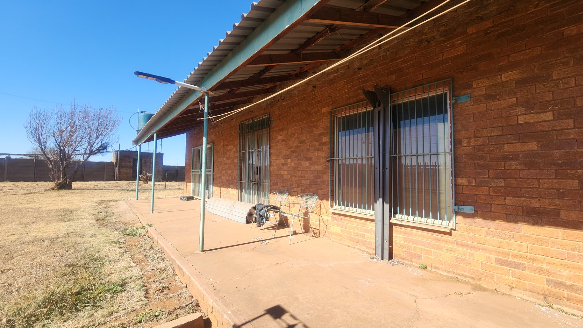 FRONT VIEW OF SHOP/STORE ROOM