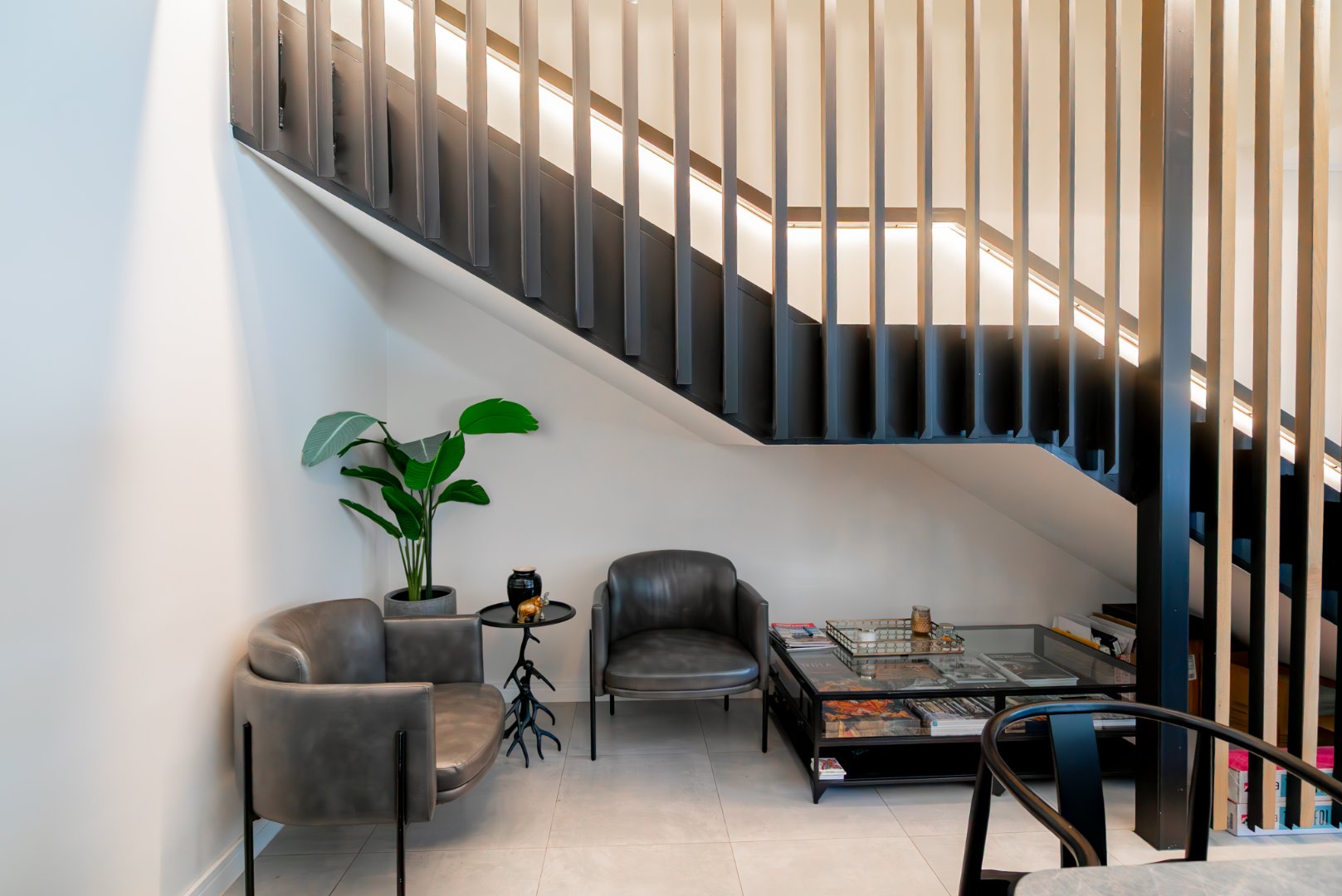 Ultra-Luxury 3 Bed Duplex Villa in Hyde Park | Pool, Staff Suite & Backup Power