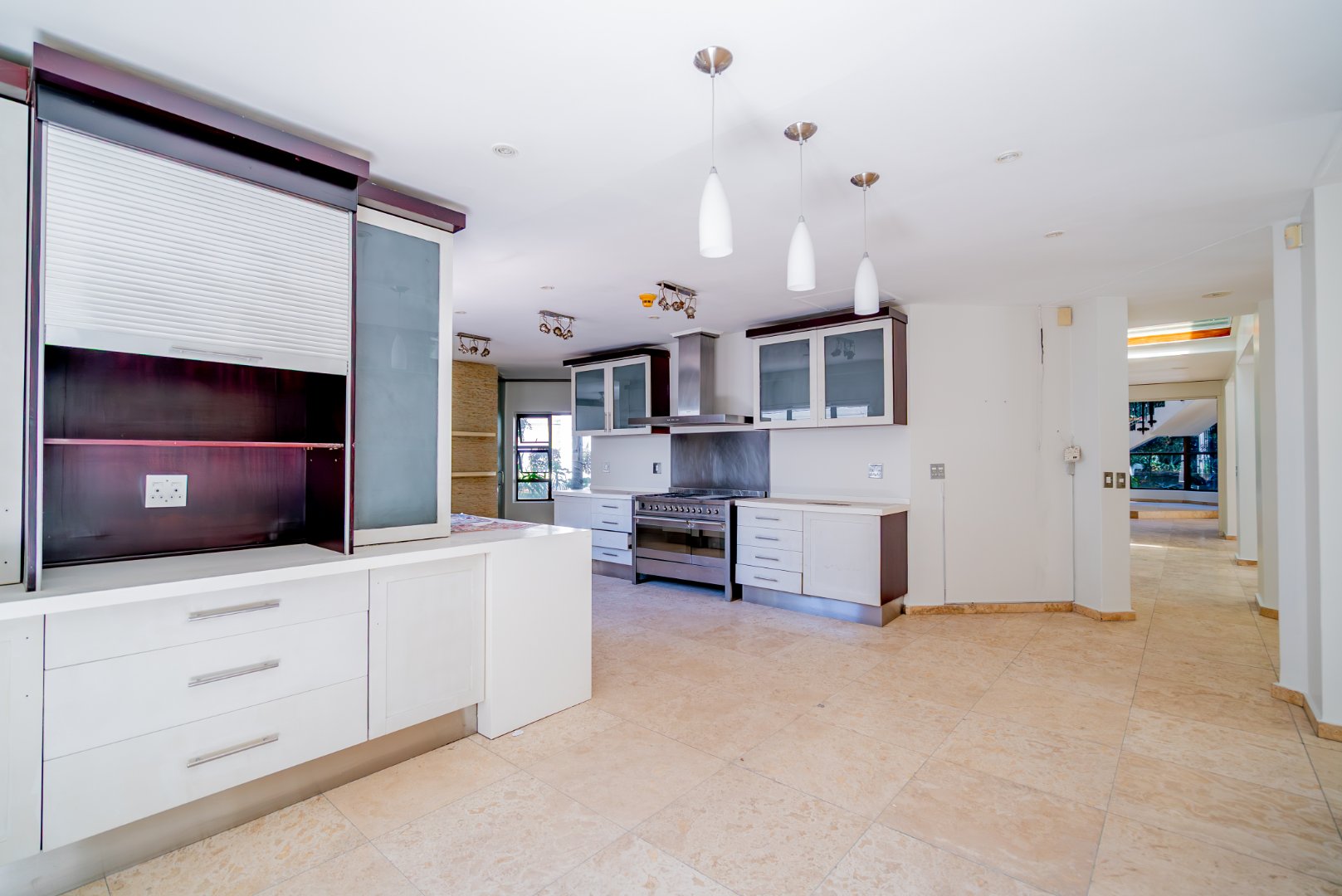 Grand Inanda Residence with Exceptional Bones – 1,003m² Under Roof on 1,859m² Stand