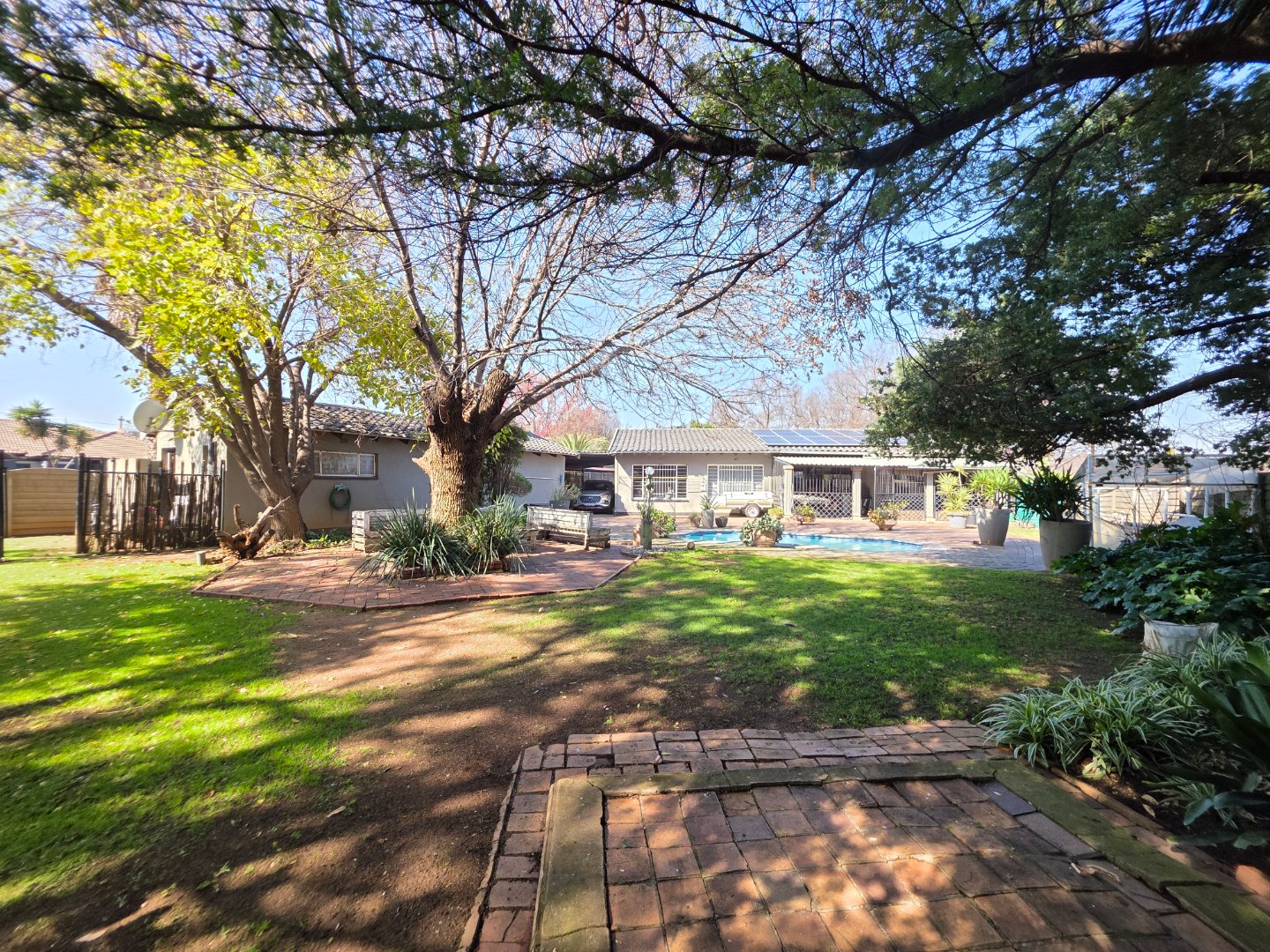 Three Rivers family home with pool and solar perks