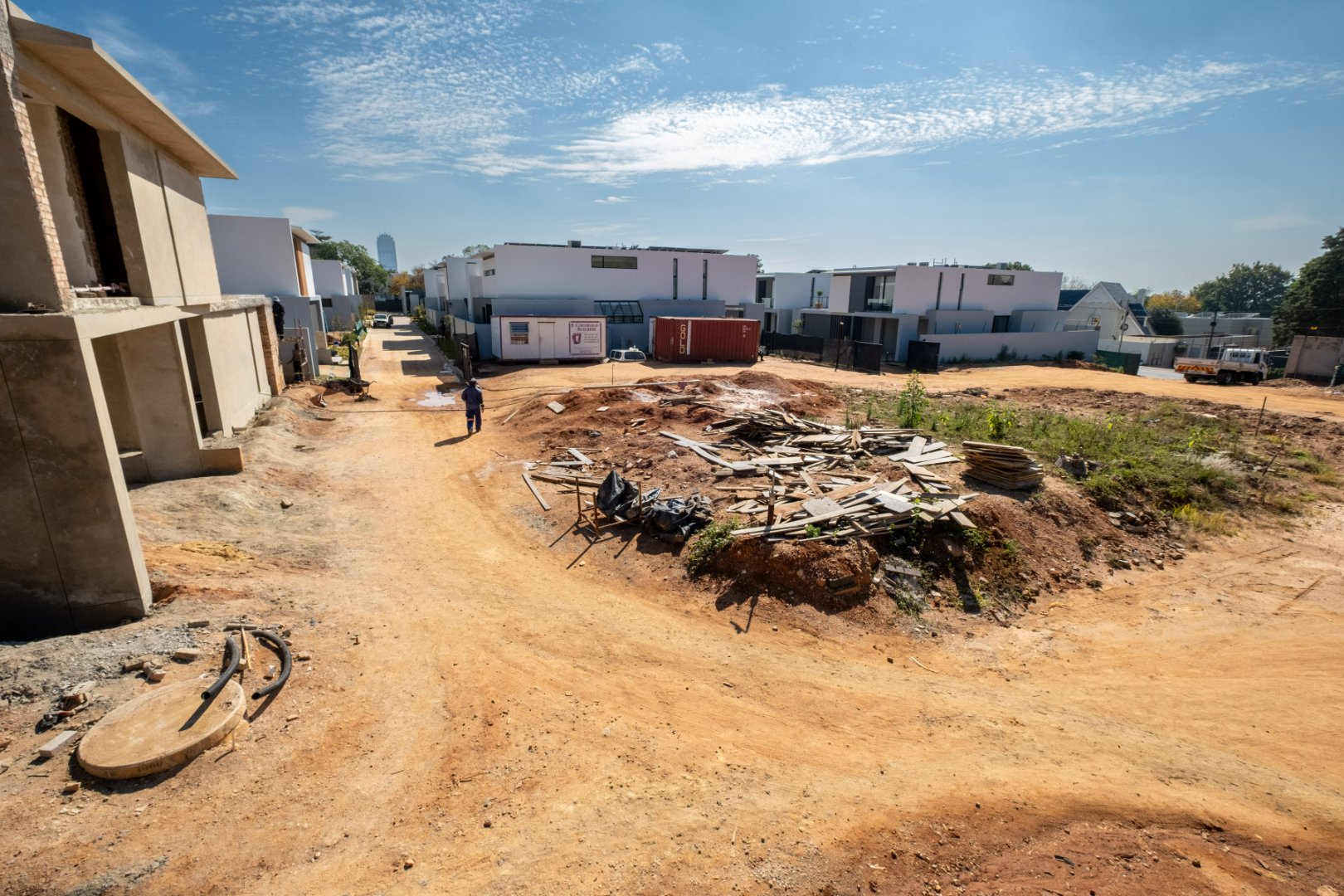 Luxury Cluster in Exclusive Boomed Road