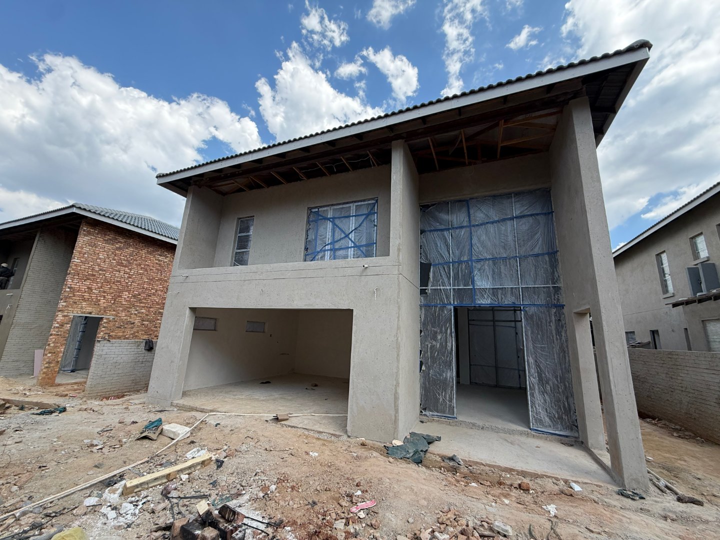 New Freehold Luxury Cluster Homes In Illovo From R7,000,000
