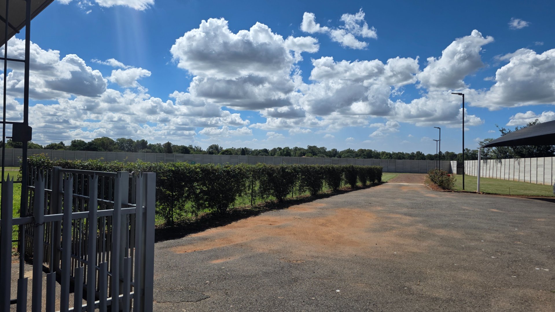 SMALL HOLDING FOR SALE IN HENLEY ON KLIP.