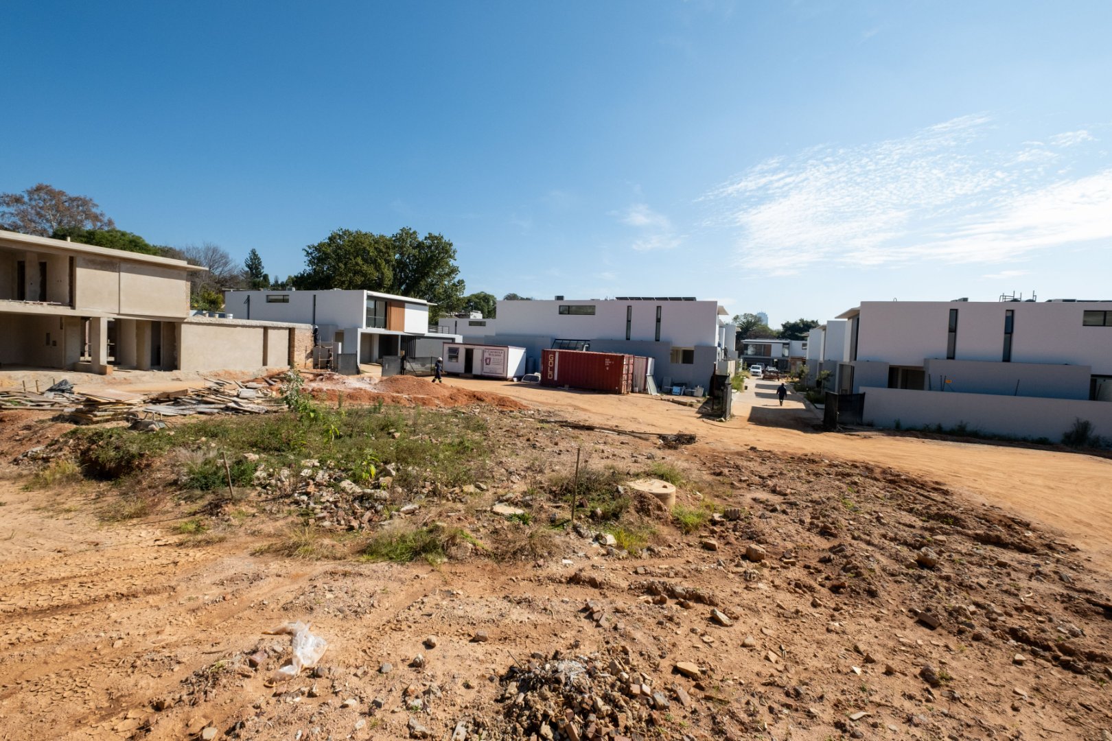 Luxury Cluster in Exclusive Boomed Road