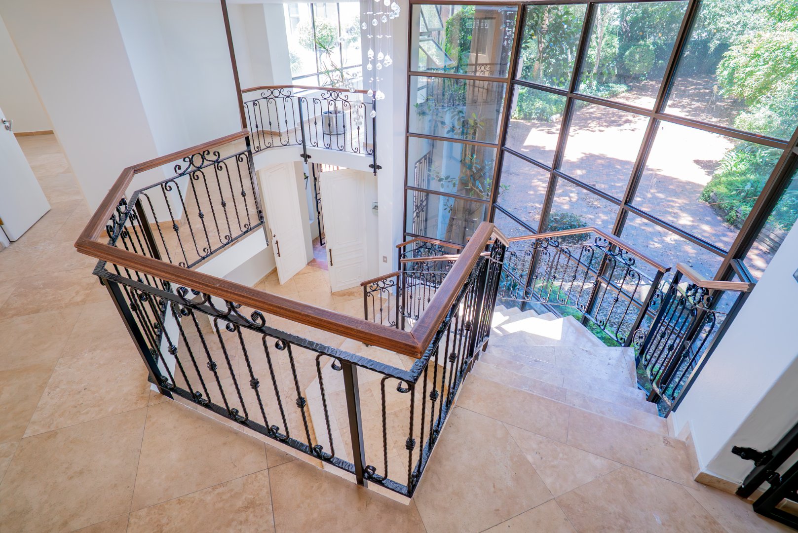 Grand Inanda Residence with Exceptional Bones – 1,003m² Under Roof on 1,859m² Stand