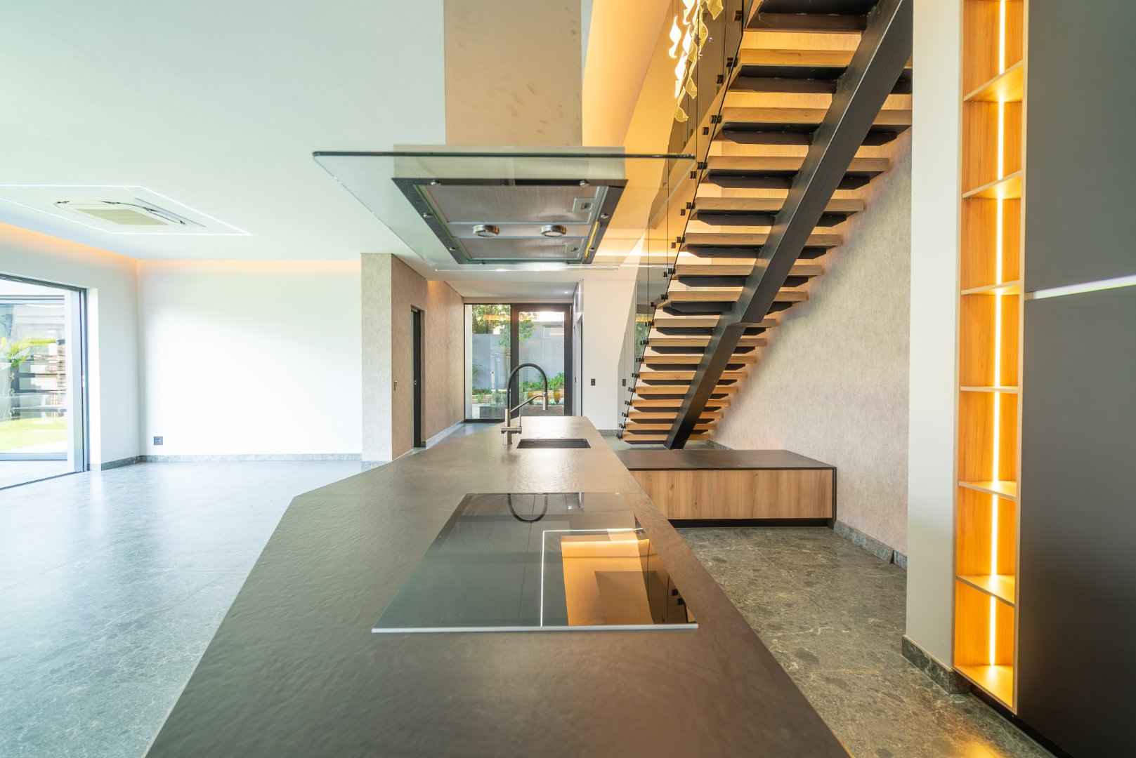 Ultra Exclusive Hyde Park Cluster Living Move In Ready Luxury Residence