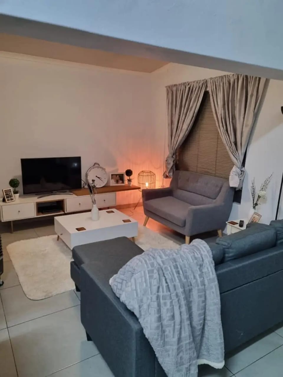 Spacious 2 Bedroom Flatlet