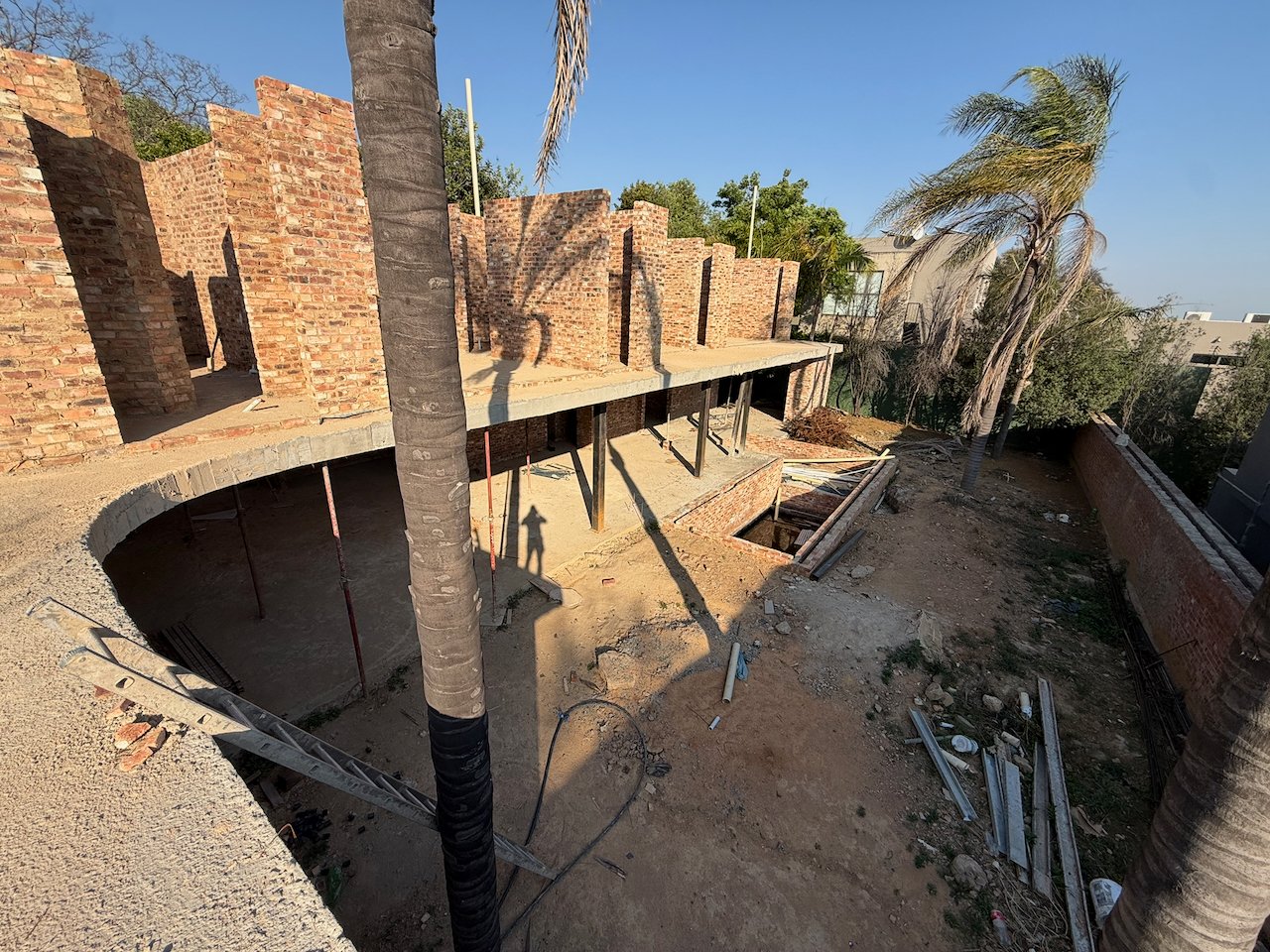 Choose Your Finishes: 670 m² Villa Behind a Double Boom in Sandhurst