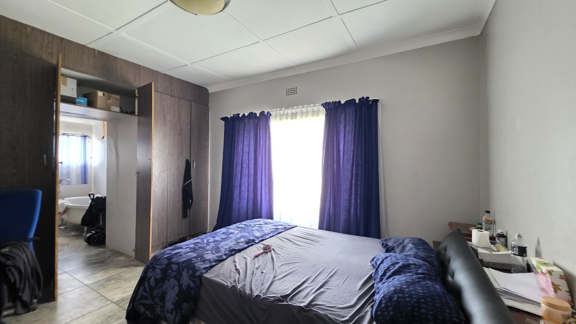 MAIN BEDROOM IN MAIN HOUSE