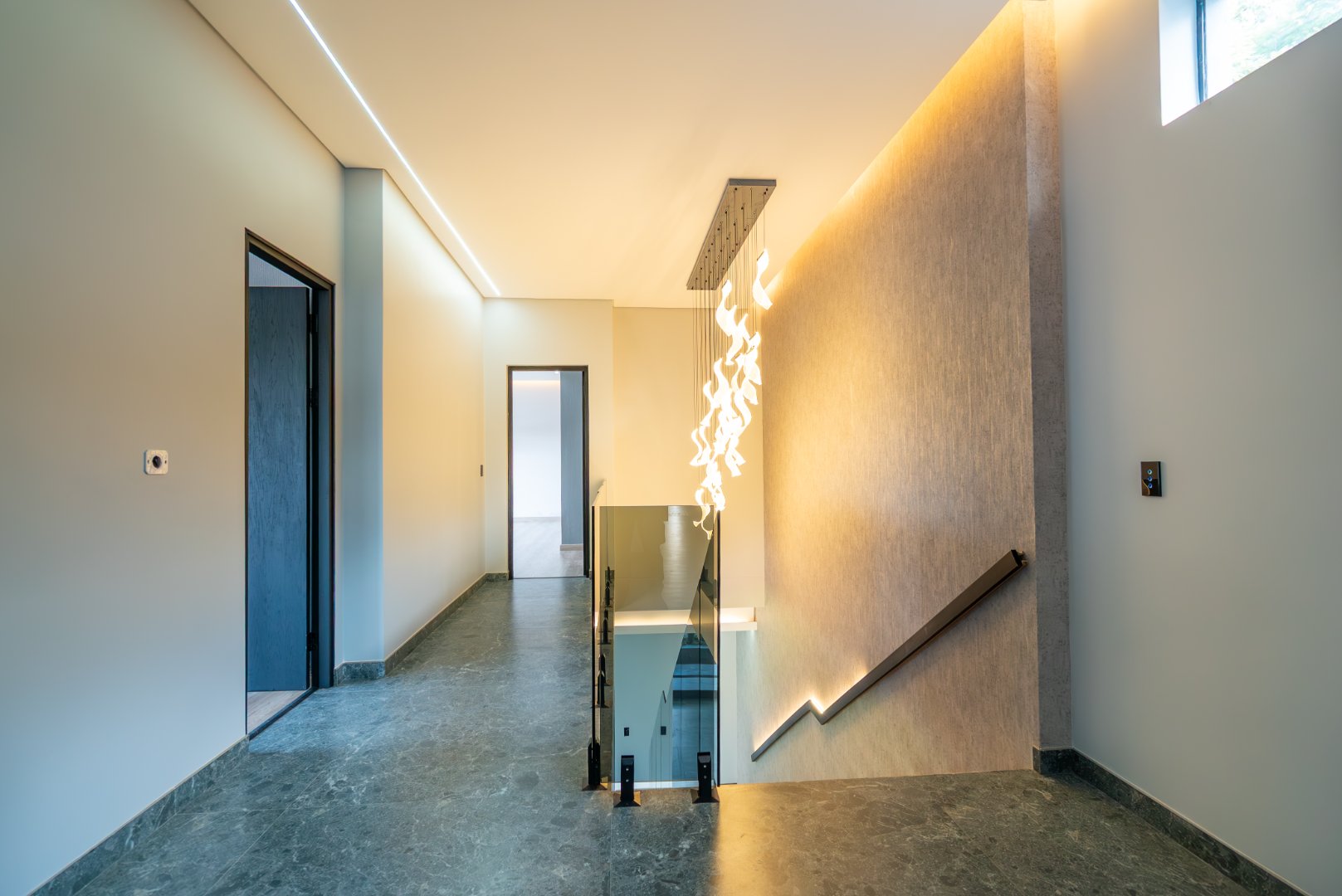 Ultra Exclusive Hyde Park Cluster Living Move In Ready Luxury Residence