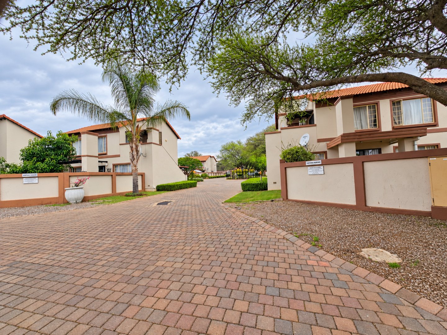 Spacious 3-Bedroom Duplex Townhouse with Private Garden!