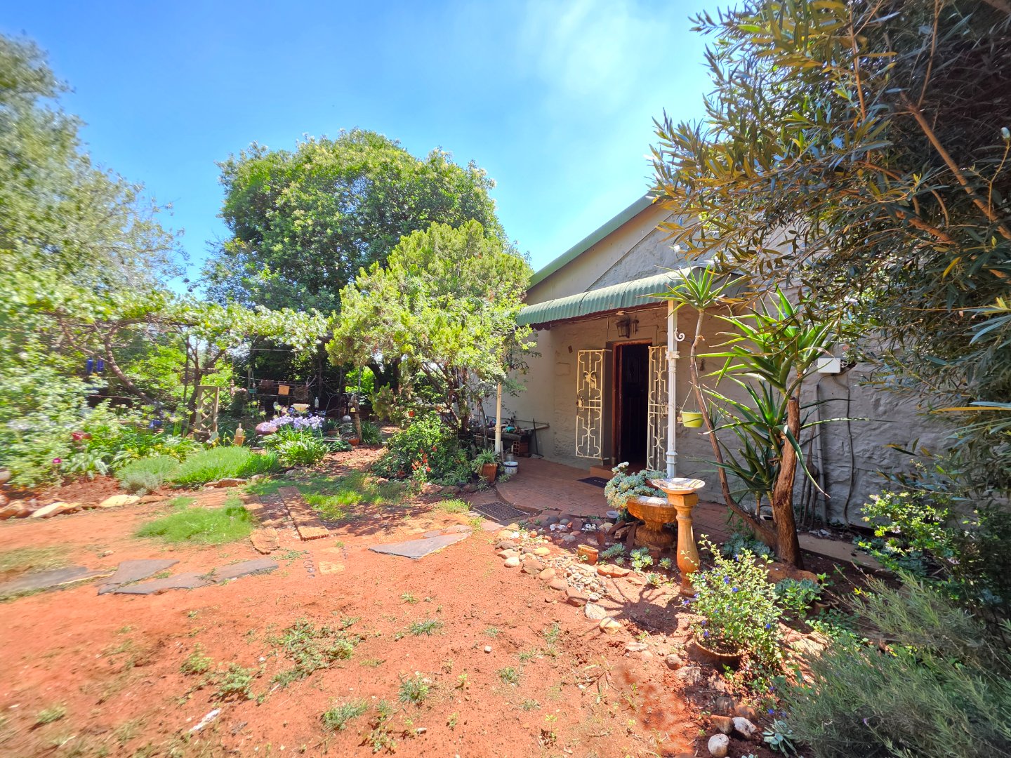 Historical 4-Bedroom Gem in the Heart of Henley on Klip.