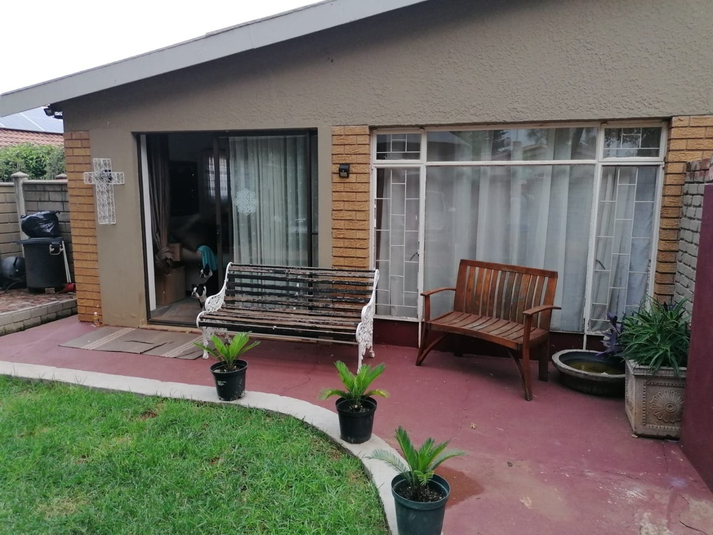 FRONT GARDEN OF FLAT 1