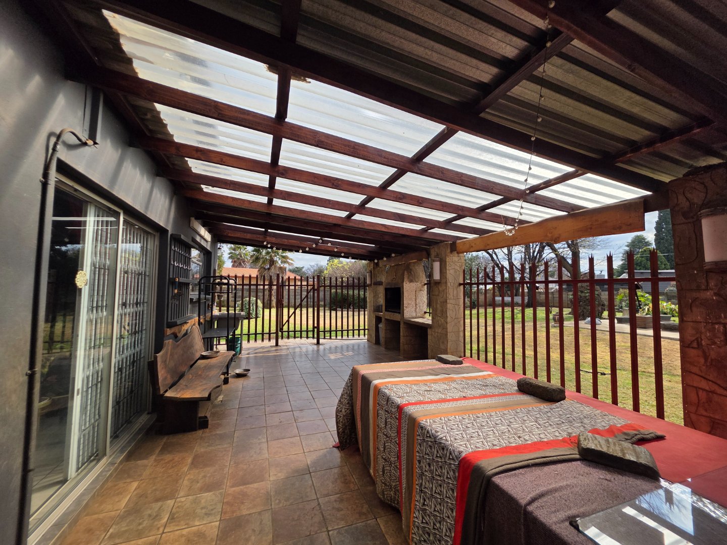 ENCLOSED AND SAFE ENTERTAINMET AREA