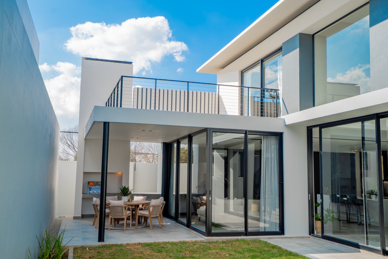 Off-Plan Freehold Luxury in a 24-Hour Boomed Atholl Enclave: Four Final Stands, 12-Month Build