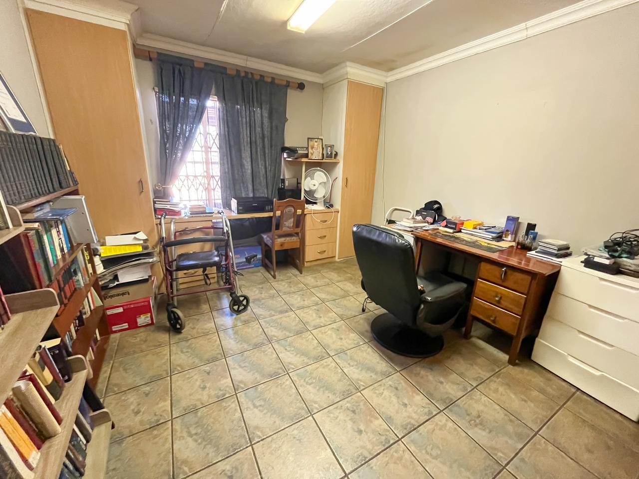 Photo 8