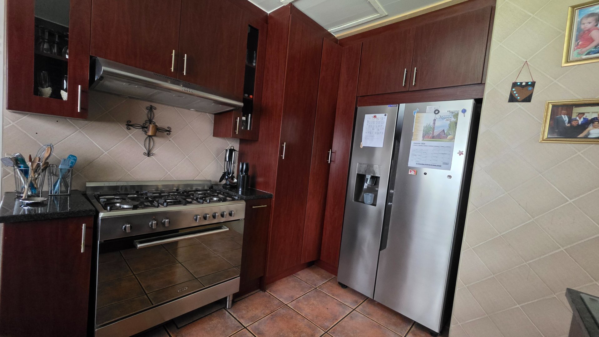 GAS STOVE IN MAIN KITCHEN