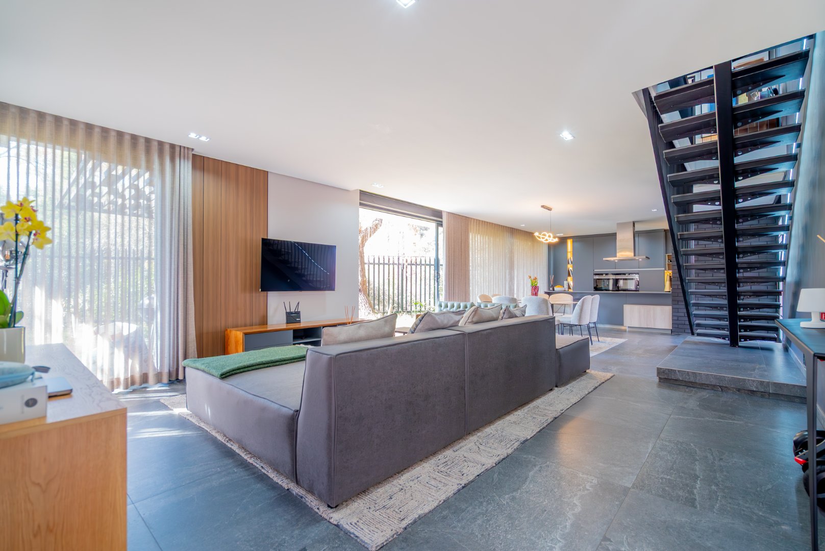 Fully Finished 4 Bed in Hyde Park | Green Belt Views, Manned Boom, Cap SmartGuard