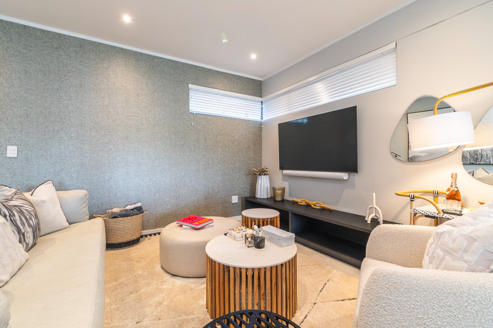 Executive Townhouse with Roof Terrace and Sandton View