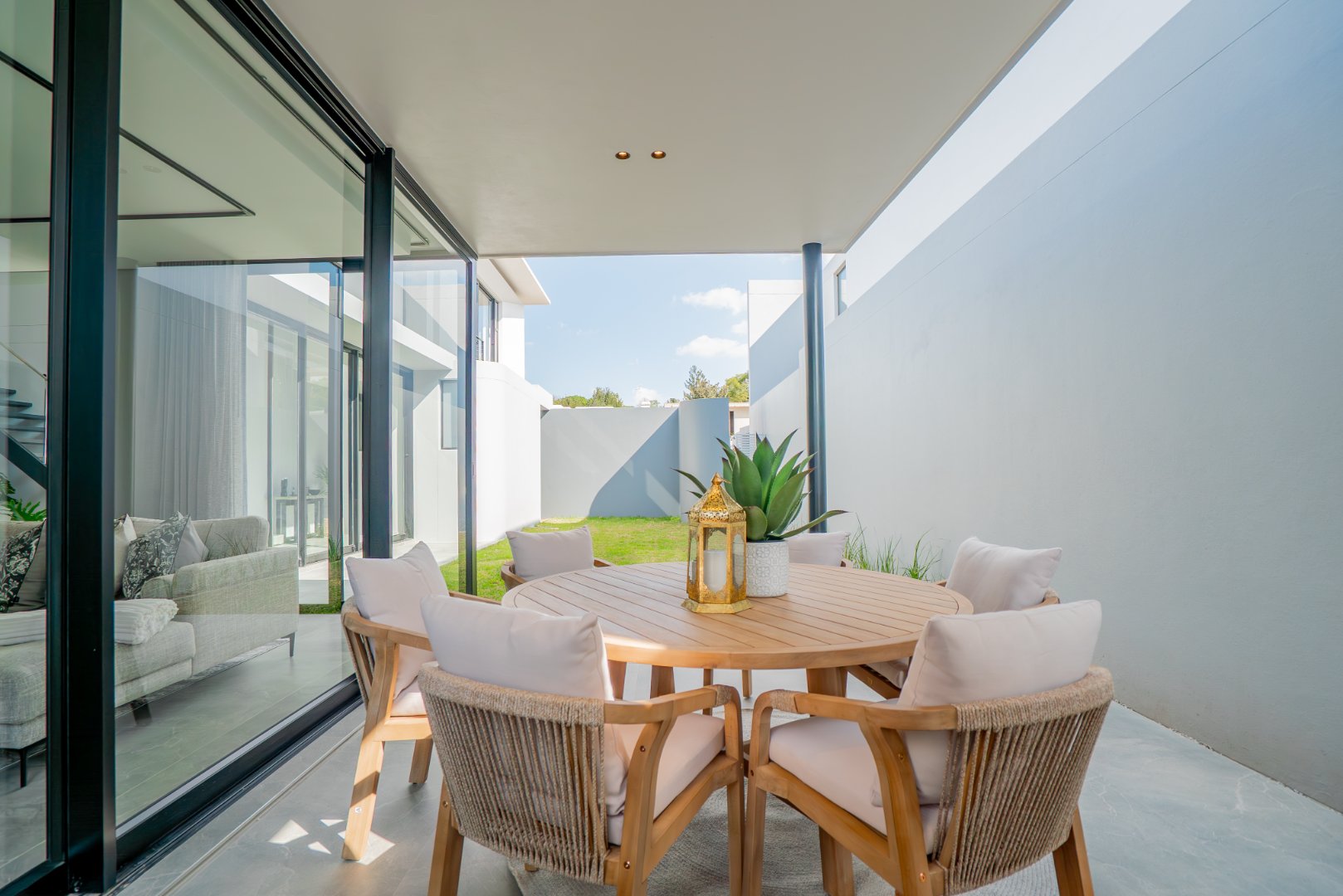 Off-Plan Freehold Luxury in a 24-Hour Boomed Atholl Enclave: Four Final Stands, 12-Month Build