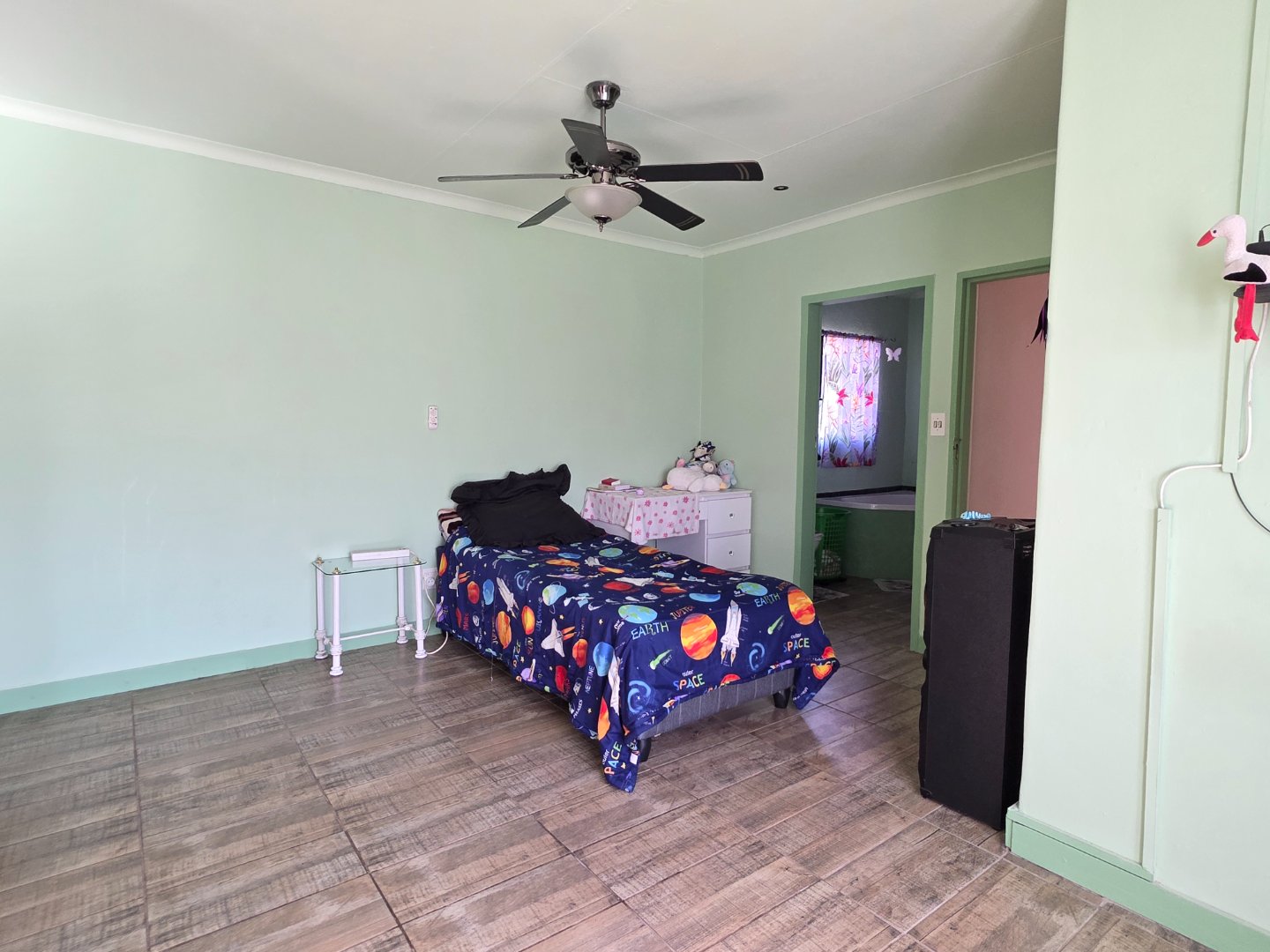 BEDROOM 2 IN FLAT 2