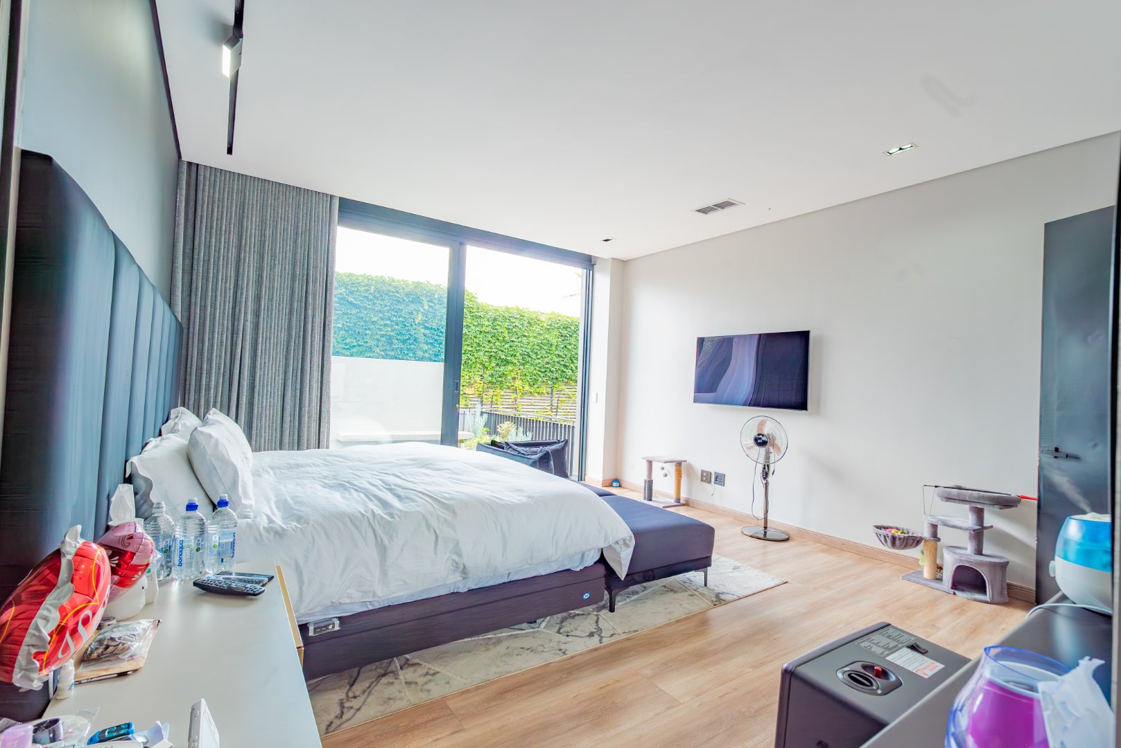 Luxury Cluster Living in an Elite Boomed Enclosure