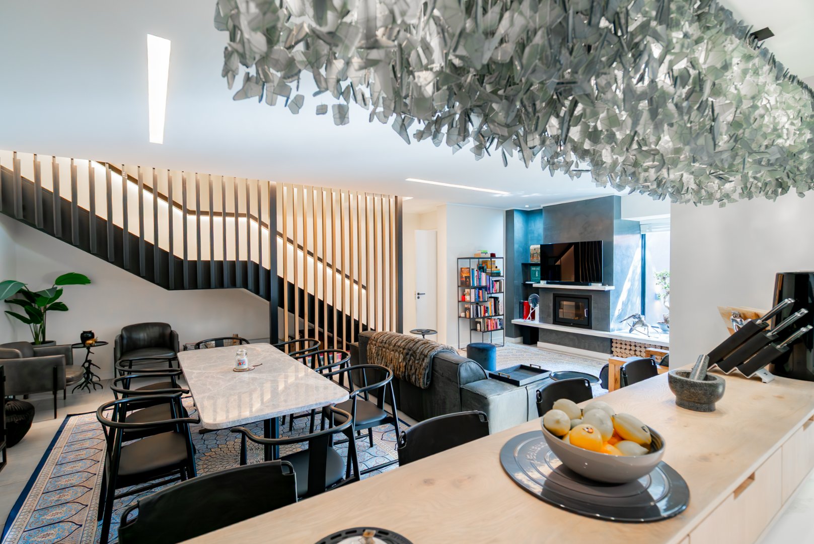 Ultra-Luxury 3 Bed Duplex Villa in Hyde Park | Pool, Staff Suite & Backup Power