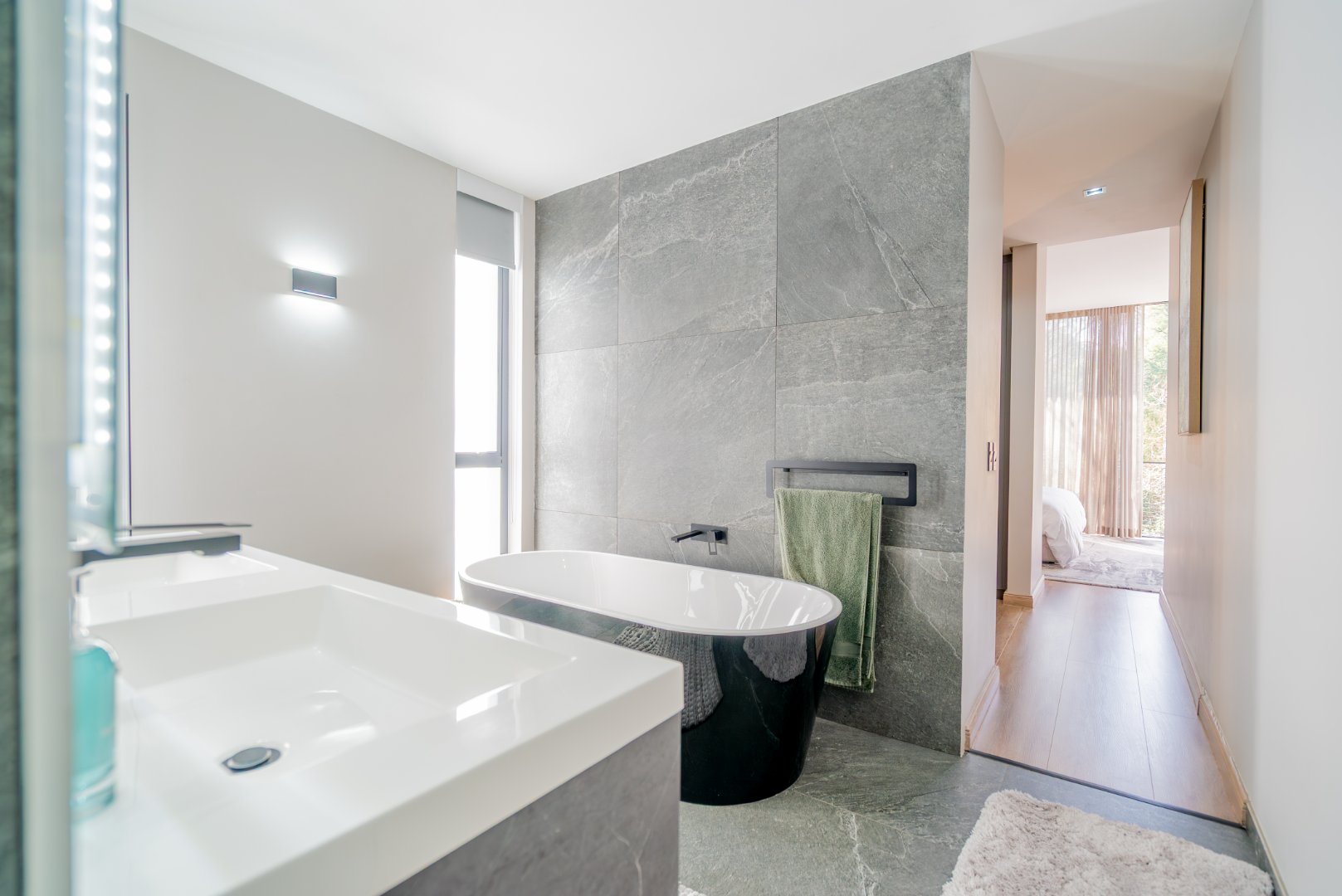 Fully Finished 4 Bed in Hyde Park | Green Belt Views, Manned Boom, Cap SmartGuard