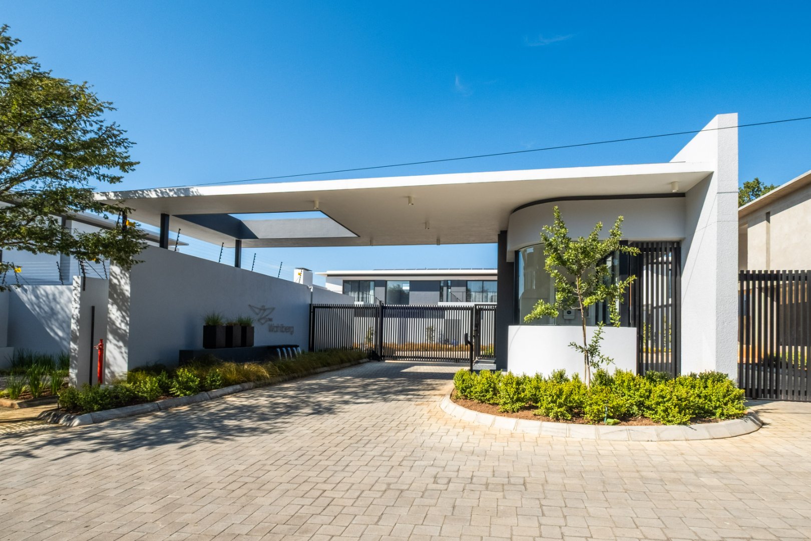 Off-Plan Freehold Luxury in a 24-Hour Boomed Atholl Enclave: Four Final Stands, 12-Month Build