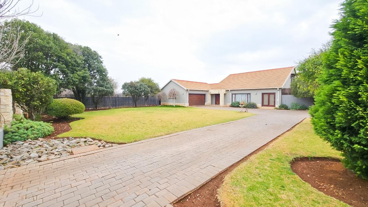 Stunning 4 Bedroom Home with Flatlet 