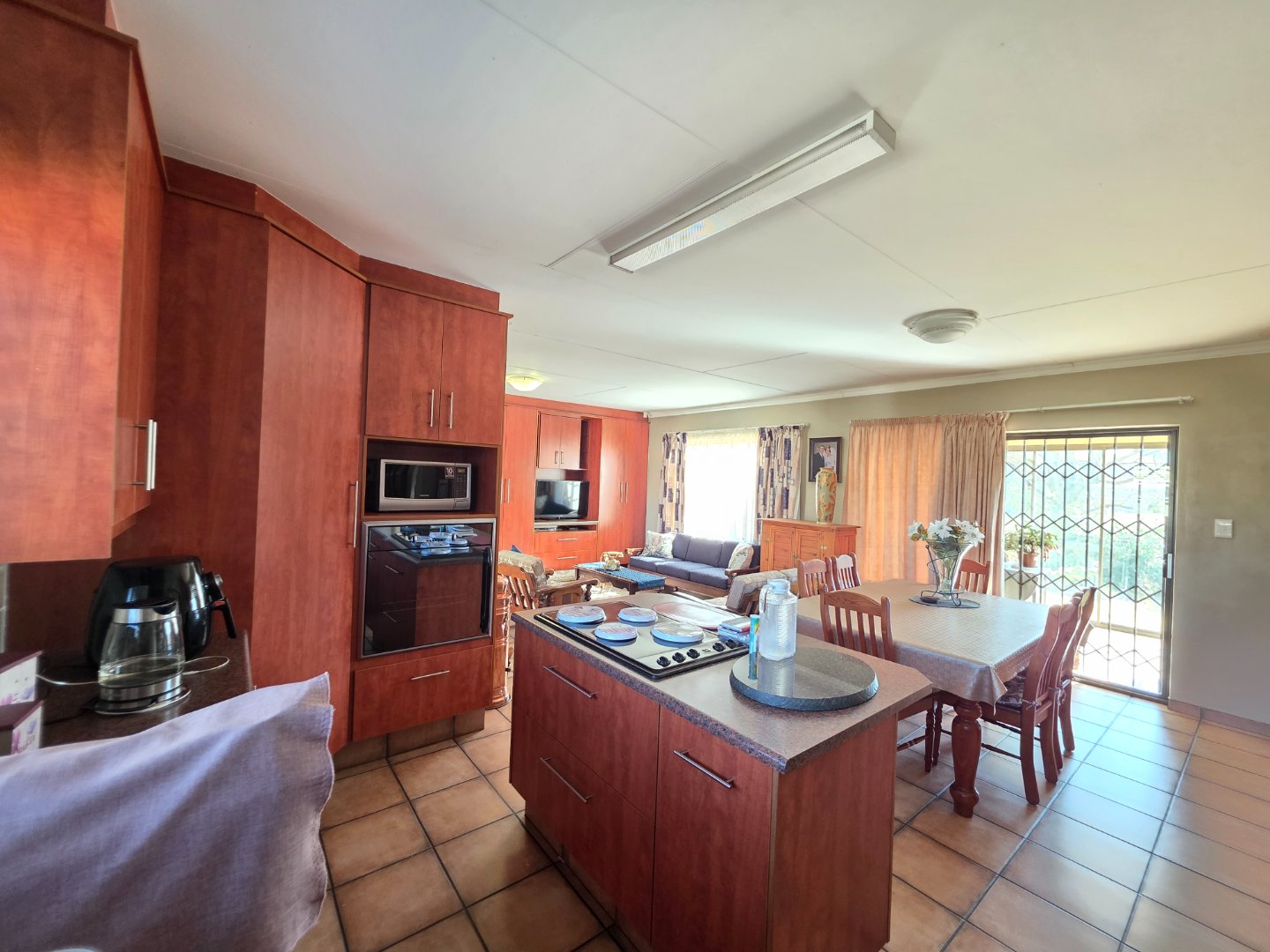 OPEN PLAN KITCHEN /HOUSE 2