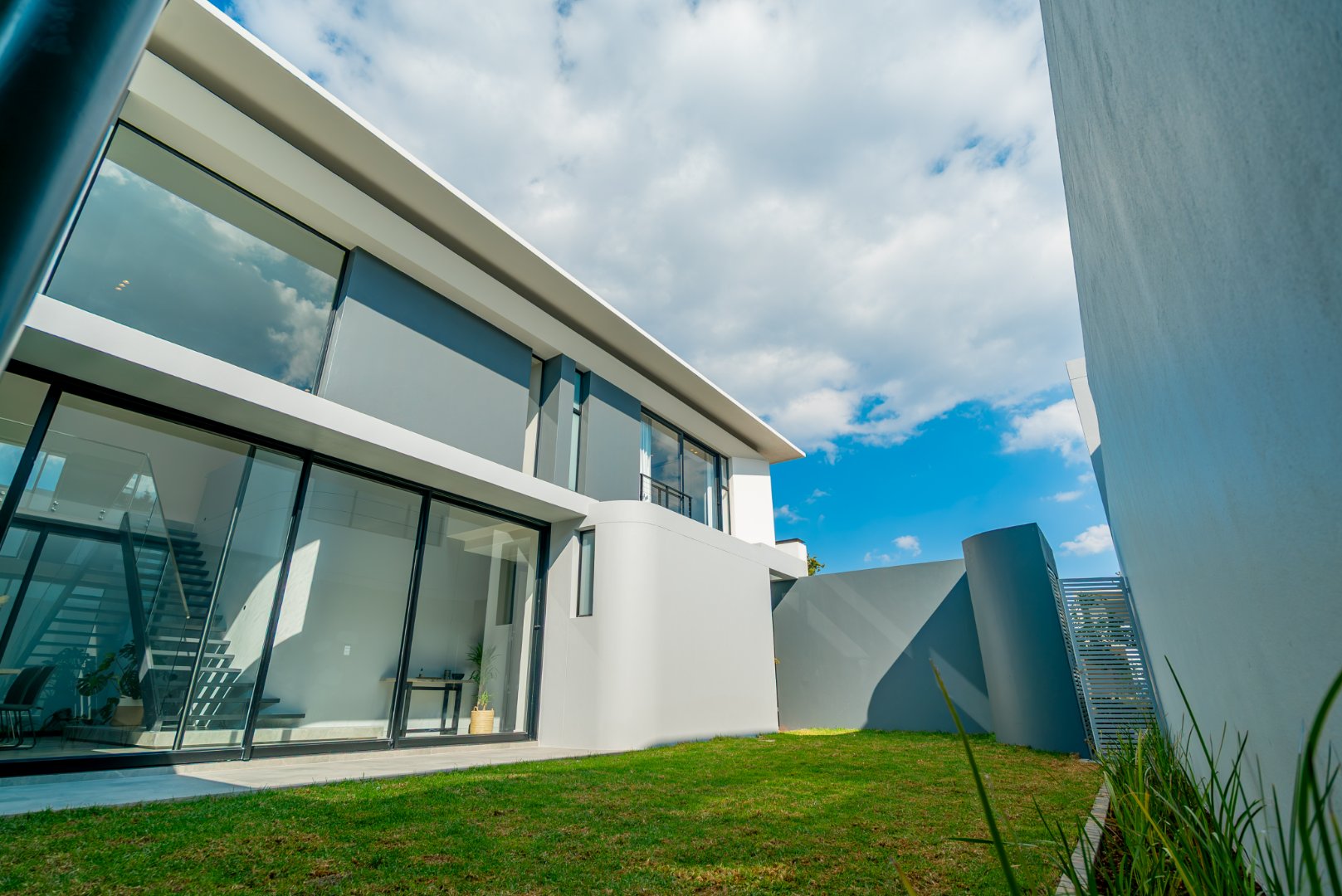 Off-Plan Freehold Luxury in a 24-Hour Boomed Atholl Enclave: Four Final Stands, 12-Month Build