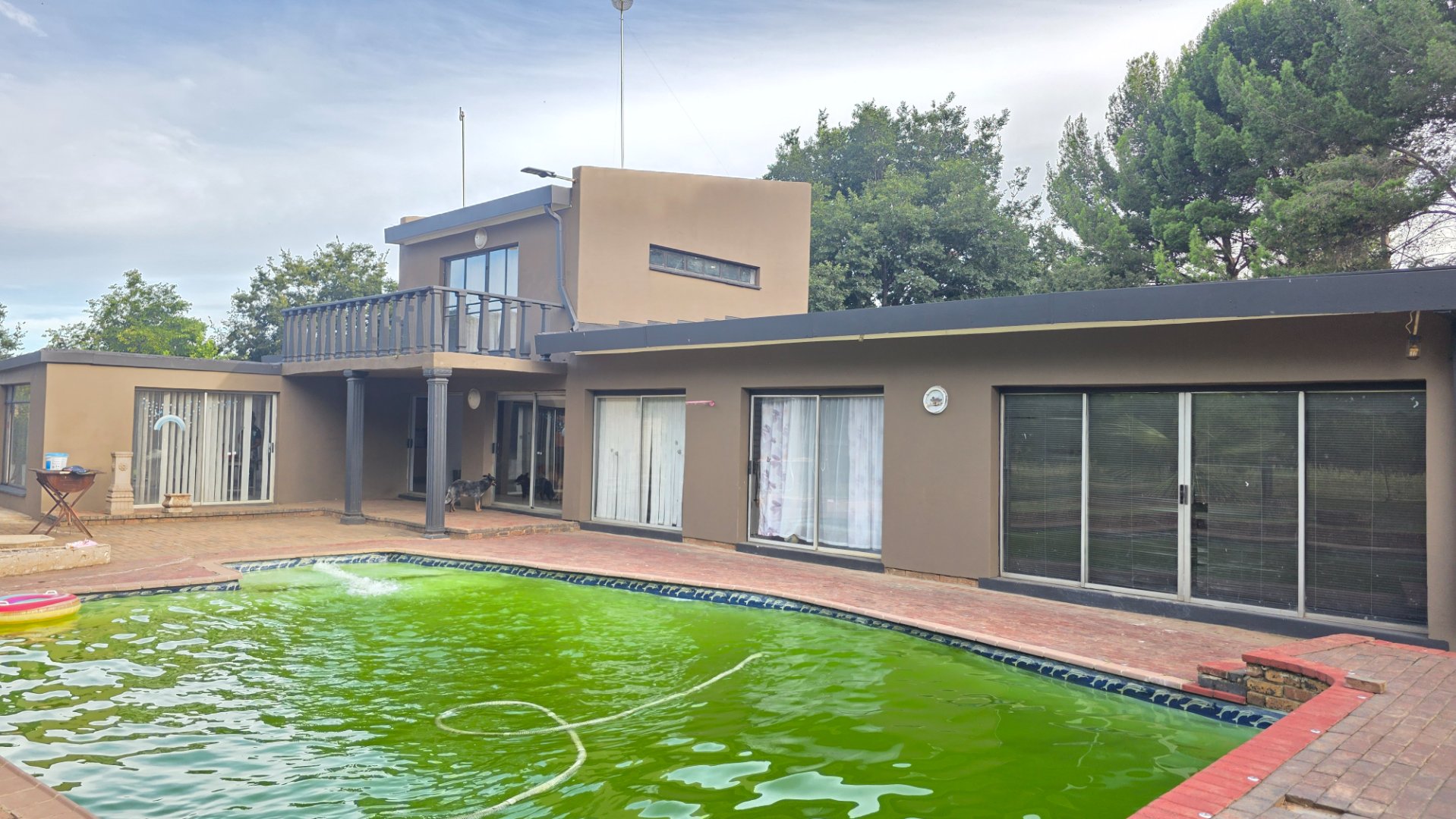 EXCEPTIONAL OFFER TO invest  A WELL ESTABLISHED ,running concern  BUSINESS OR THE OPPERTUNITY FOR AN EXTENDED FAMILY.